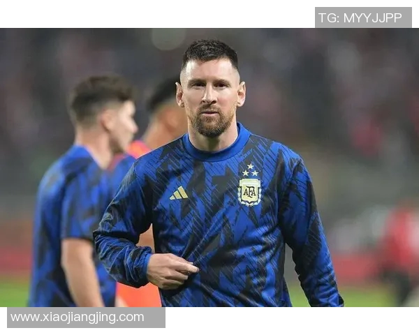 梅西与奥布拉克的巅峰对决谁能在绿茵场上笑到最后