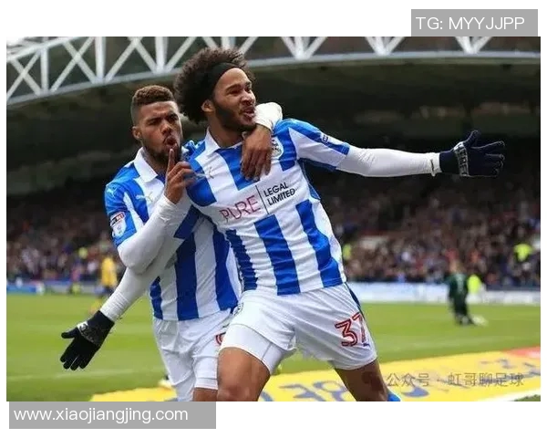 狼队与哈德斯足球激战正酣谁能在这场较量中笑到最后